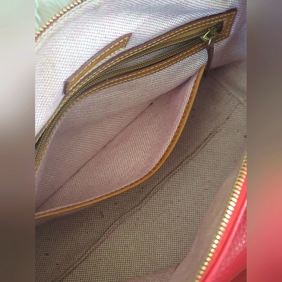 Pink Dooney and Bourke Purse - Picture 3 of 16